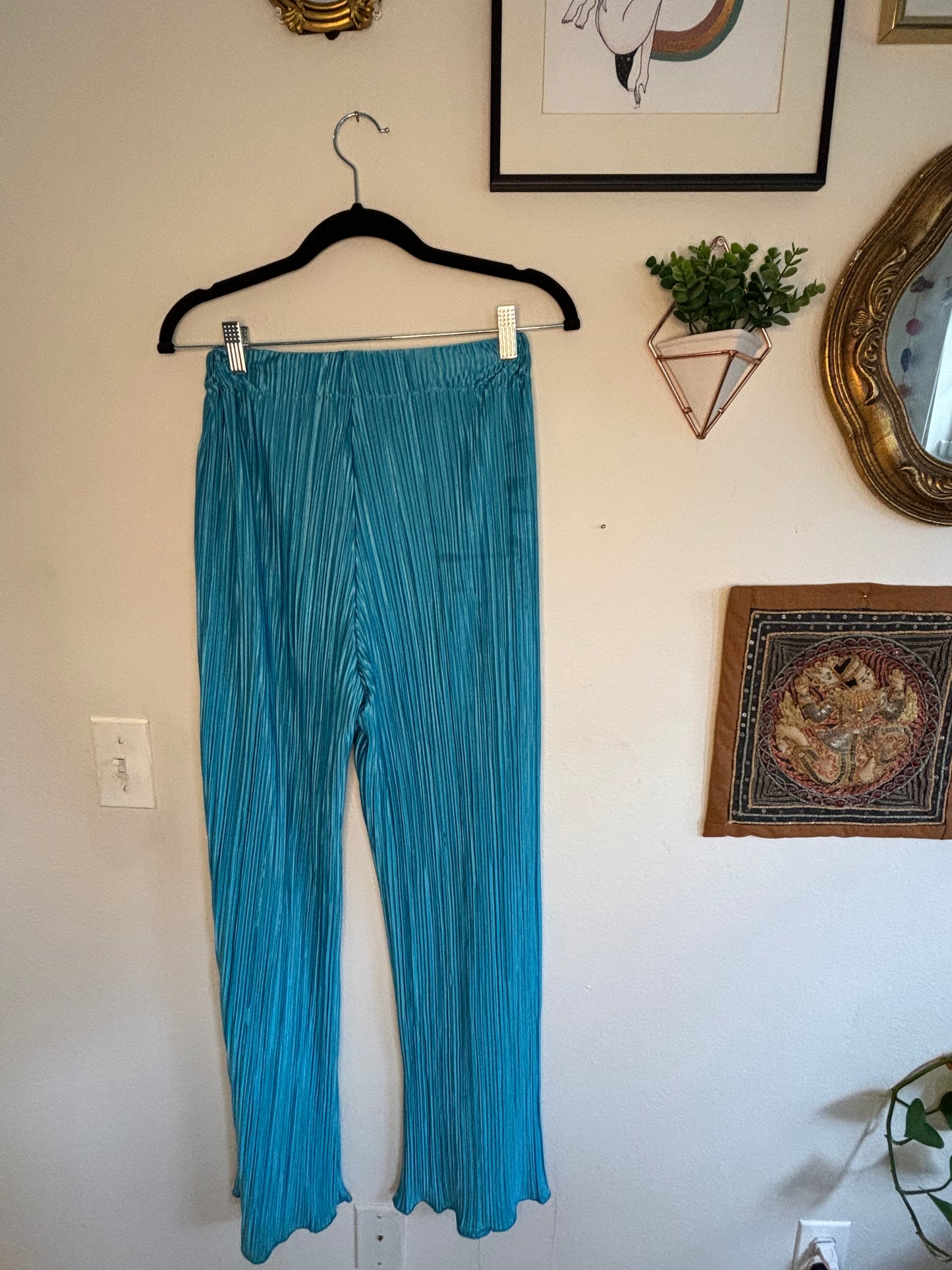 Aqua Pleated Bells